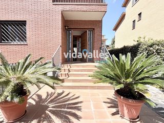 Casa  Carrer salvador espriu. Casa a la venta en llinars del vallès