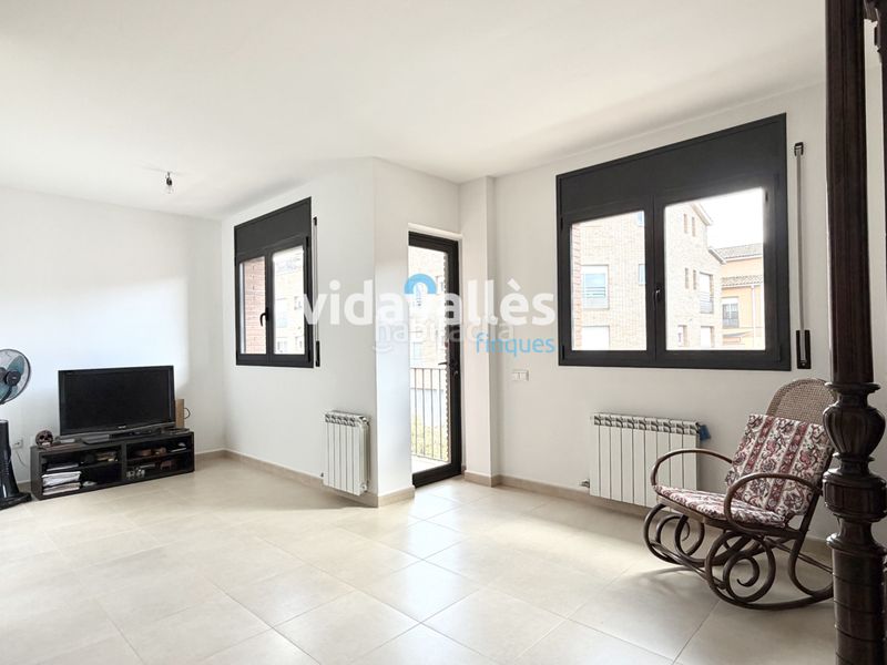 Foto 5bb82dab-4d39-4e5d-b660-527e46c19c79. Casa amb calefacció aparcament a Llinars del Vallès