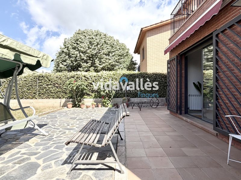Foto 828c07eb-1c4e-4f9c-a526-00b65d43b9b8. Casa amb calefacció aparcament a Llinars del Vallès