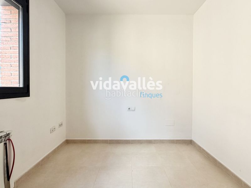 Foto 8c6e7dc0-00a9-4d6a-8641-00e1f5f6db8e. Casa amb calefacció aparcament a Llinars del Vallès