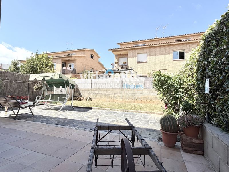 Foto 9525a29e-5394-4086-ad7b-d02e1b243896. Casa amb calefacció aparcament a Llinars del Vallès