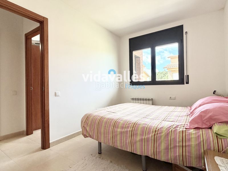 Foto 9c0f207d-3216-48e2-871a-99d947b628b0. Casa amb calefacció aparcament a Llinars del Vallès