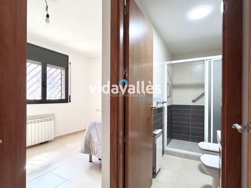 Foto 9f83266c-36aa-40e3-8c0e-a172863a23d2. Casa amb calefacció aparcament a Llinars del Vallès
