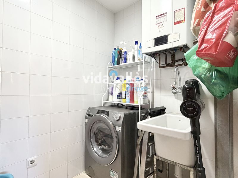 Foto a85f9df4-d09f-44fe-ba24-78986a31833f. Casa amb calefacció aparcament a Llinars del Vallès