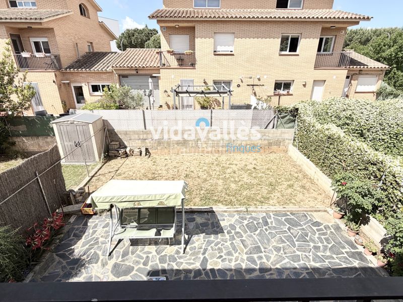 Foto c124be0d-1a6e-4bb0-bb18-a9d53a2d17cb. Casa amb calefacció aparcament a Llinars del Vallès