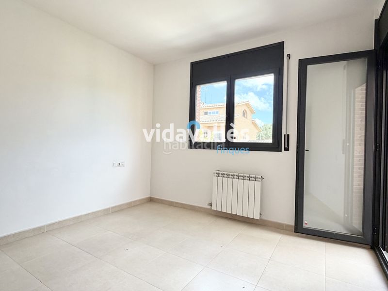 Foto c98b259a-74eb-4810-ae92-3913a2110684. Casa amb calefacció aparcament a Llinars del Vallès