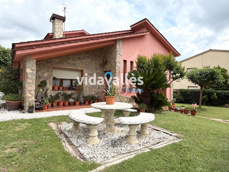 Foto 2fd09f87-761e-402d-b244-7d5647441835. Casa amb xemeneia calefacció aparcament a Santa Maria de Palautordera