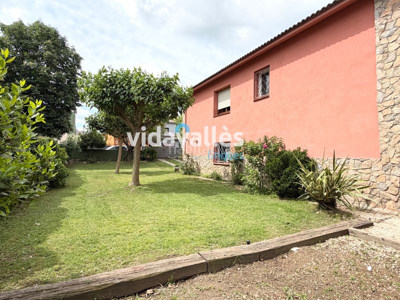 Foto 6889bc50-6111-45d7-8b56-15c972cced42. Casa amb xemeneia calefacció aparcament a Santa Maria de Palautordera