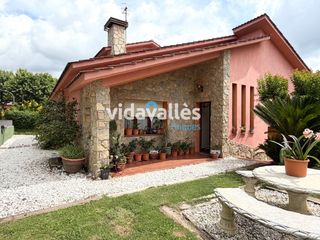 Casa  Carrer fluvià. Casa a la venta en santa maria de palautordera