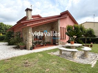 Casa  Carrer fluvià. Casa a la venta en santa maria de palautordera