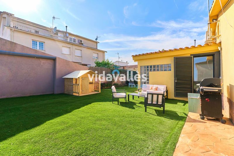 Foto 3df6572a-6b95-4be2-bb72-cc23f77d4e3d. Casa amb calefacció aparcament a Llinars del Vallès