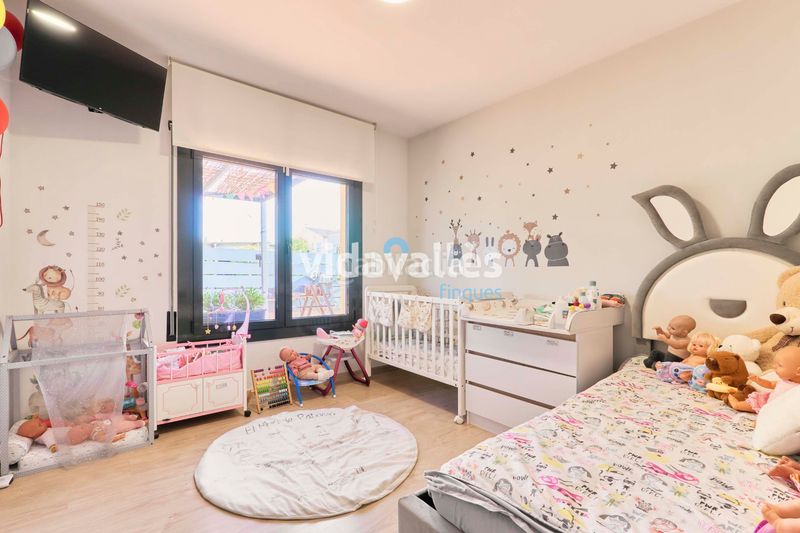 Foto 836499da-65dd-4c25-8b33-30d566049f56. Casa amb calefacció aparcament a Llinars del Vallès