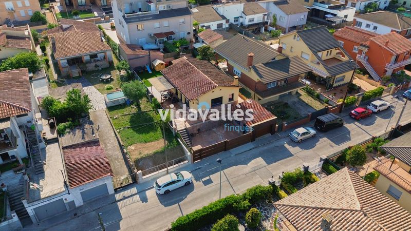 Foto 95853922-34bc-4685-846d-650273627ab9. Casa amb calefacció aparcament a Llinars del Vallès
