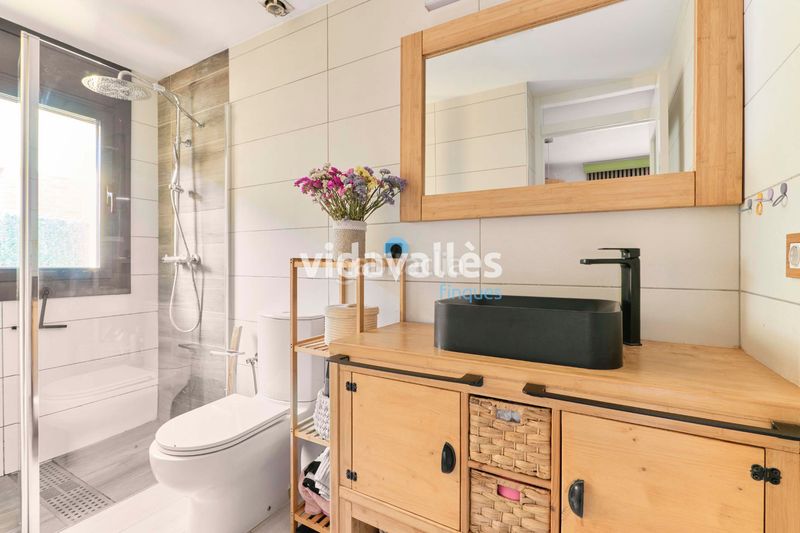 Foto ae731297-3475-4832-bbbe-2954aa00382f. Casa amb calefacció aparcament a Llinars del Vallès