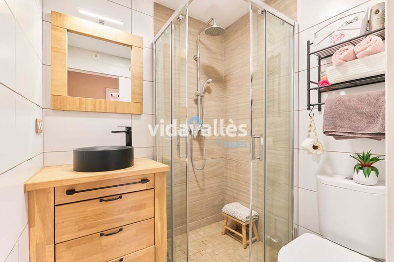 Foto bc6eb76c-4e3b-4755-9aed-b2a97d195830. Casa amb calefacció aparcament a Llinars del Vallès