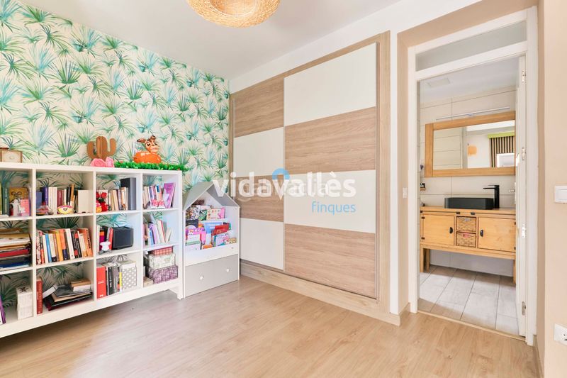 Foto e8976516-2b81-4485-9a4d-2d7605dd2657. Casa amb calefacció aparcament a Llinars del Vallès