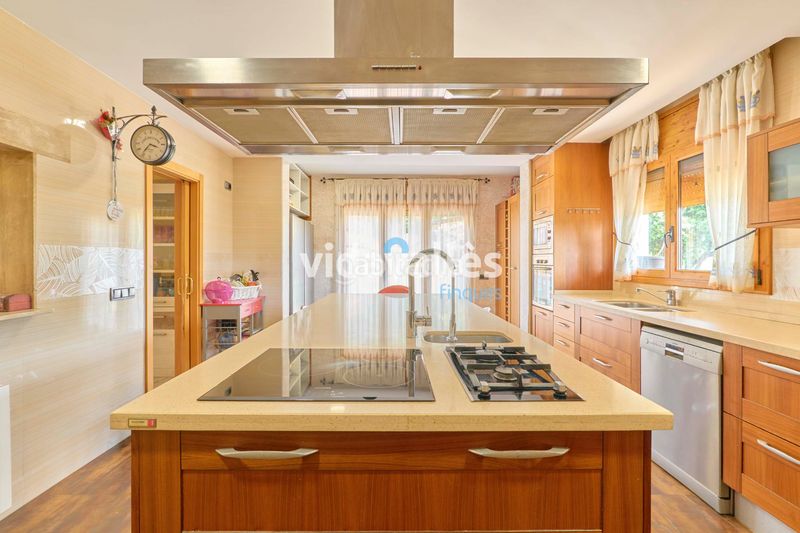 Foto 48b9f241-4267-464c-95c3-6643f9b3d87e. Casa  a la venta en Sant Celoni
