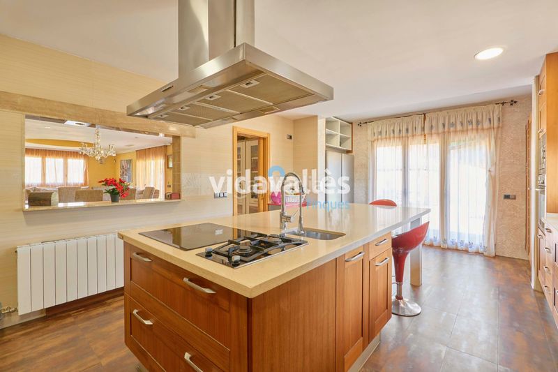 Foto b3a427a1-9456-475d-a523-991314159642. Casa  a la venta en Sant Celoni