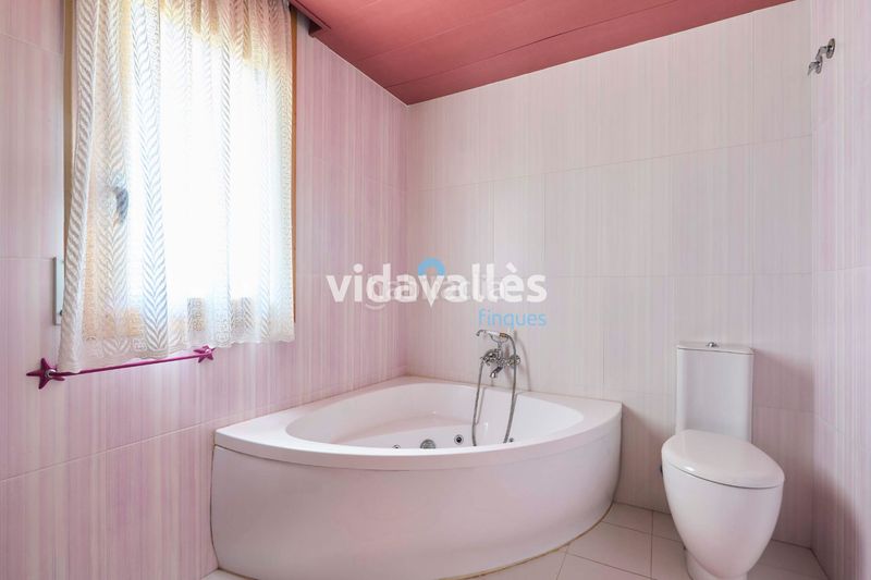 Foto c130639c-65cd-4c21-b302-0b8f2bc2c0a1. Casa  a la venta en Sant Celoni