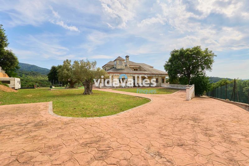 Foto ee8cc33d-3d72-44ec-869a-d0a904a33ec1. Casa  a la venta en Sant Celoni