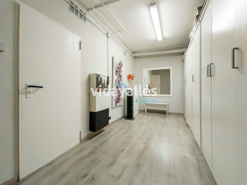 Foto 7a786672-94dd-43b3-b0c3-cbcf19d7bf4e. Casa adossada amb calefacció aparcament a Centre Sant Joan Despí