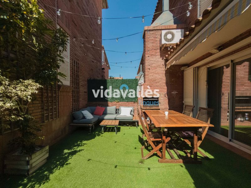 Foto e535e973-062e-4b5a-a149-39325103be38. Casa adossada amb calefacció aparcament a Centre Sant Joan Despí