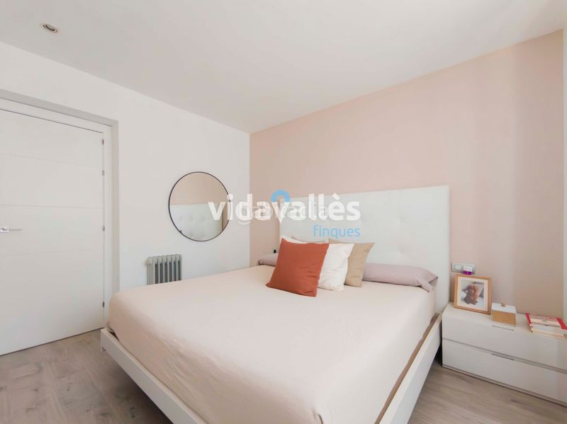Foto fc0b0c81-dcd0-4290-bd7f-8950523c718f. Casa adossada amb calefacció aparcament a Centre Sant Joan Despí