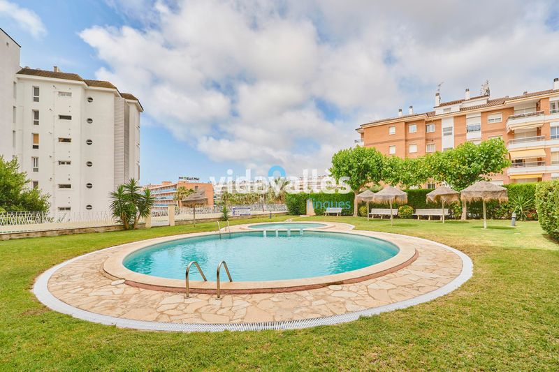 Foto ab220876-c10d-42af-bef7-307146b6acae. Àtic amb aparcament piscina a Fenals Lloret de Mar