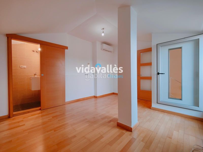 Foto d52d0e1e-c605-40eb-843e-6e61a506342f. Dúplex amb calefacció aparcament a Franqueses del Vallès (Les)