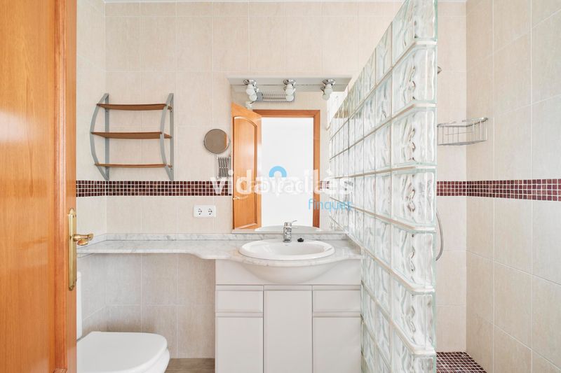 Foto c9df5715-0956-4727-b7a9-cb9889225cb3. Casa amb xemeneia calefacció aparcament piscina a Vallgorguina