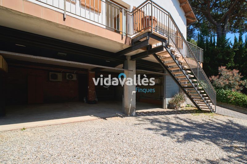 Foto d884bc6c-e7e7-455e-b24b-5589f04d4928. Casa amb xemeneia calefacció aparcament piscina a Vallgorguina