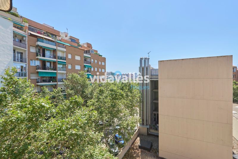 Foto 14ba18de-177e-4ae2-a69f-32564a4e0ddc. Pis amb calefacció aparcament a El Clot Barcelona