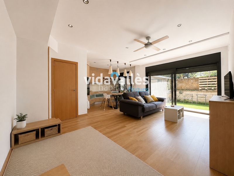 Foto ad38fdfa-80a9-40ed-832b-b1d8ef011d00. Planta baixa amb calefacció piscina a Roca del Vallès (La)