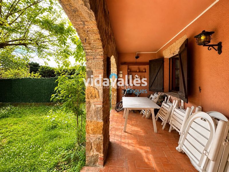Foto fca49c45-0a92-4dc0-91ea-cc3330a159ec. Casa adossada amb xemeneia a Torre Valentina-Mas Vilar de La Mutxada-Treumal Sant Antoni de Calonge