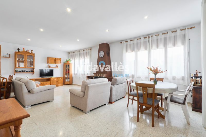 Foto b5d454d5-883b-401f-b520-8801a0f26b64. Casa amb xemeneia calefacció aparcament piscina a Sant Antoni de Vilamajor