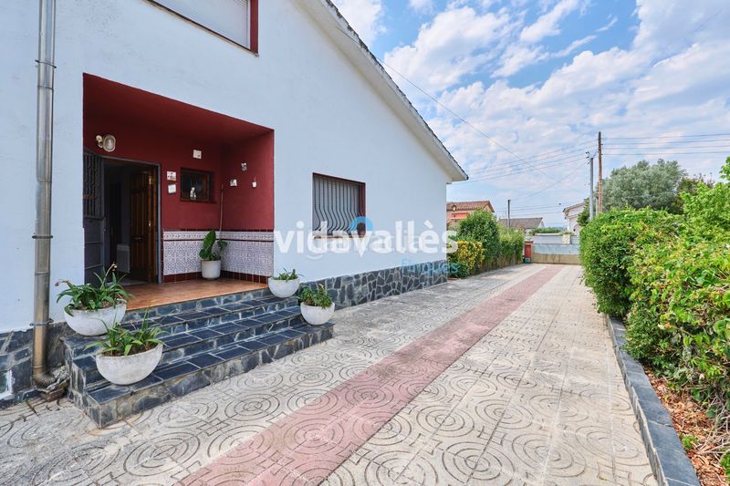 Foto fc076908-fe2a-4da1-b798-a97d03765d5c. Casa amb xemeneia calefacció aparcament piscina a Sant Antoni de Vilamajor