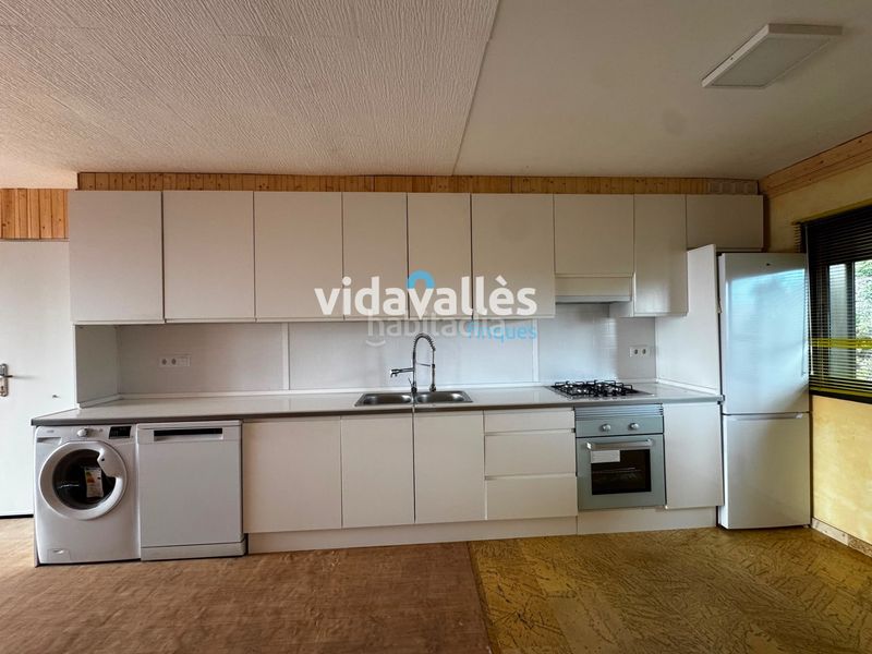 Foto fb6e759b-554c-4677-b0cd-e84777b43e82. Lloguer pis amb calefacció aparcament a Roca del Vallès (La)