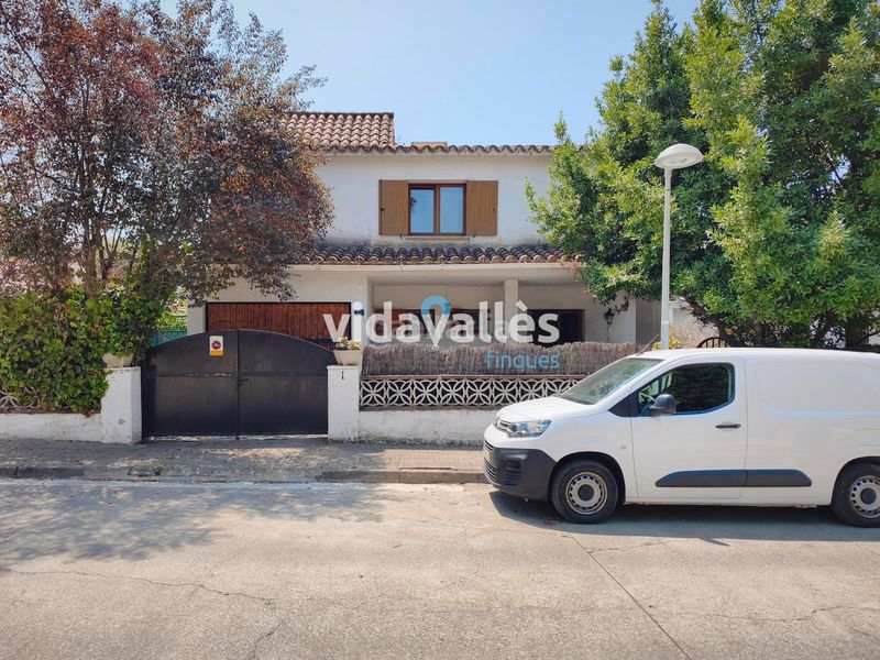 Foto 0103f905-c373-4b35-9d6a-17ac90cf914b. Casa amb xemeneia calefacció aparcament a Cardedeu