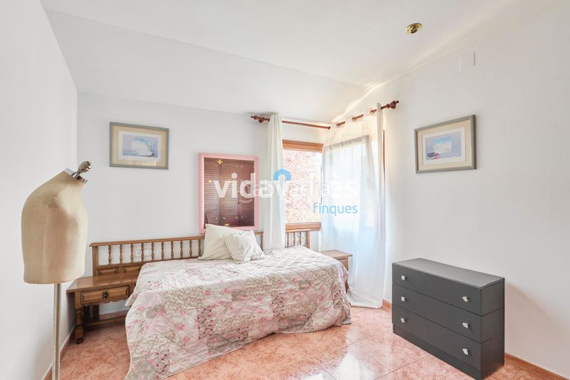 Foto 0550c38d-1a33-4770-82cc-c352258ed9ea. Casa amb xemeneia calefacció aparcament a Cardedeu