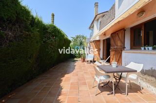 Maison à Cardedeu. Casa a 4 vents al barri de can canyes, cardedeu