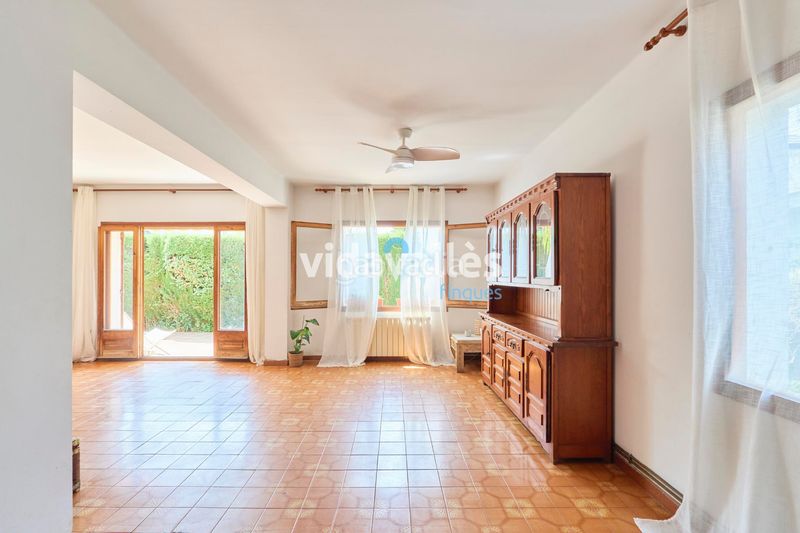 Foto 622476fa-d3a7-4248-8ca1-2c54cbb824ff. Casa amb xemeneia calefacció aparcament a Cardedeu