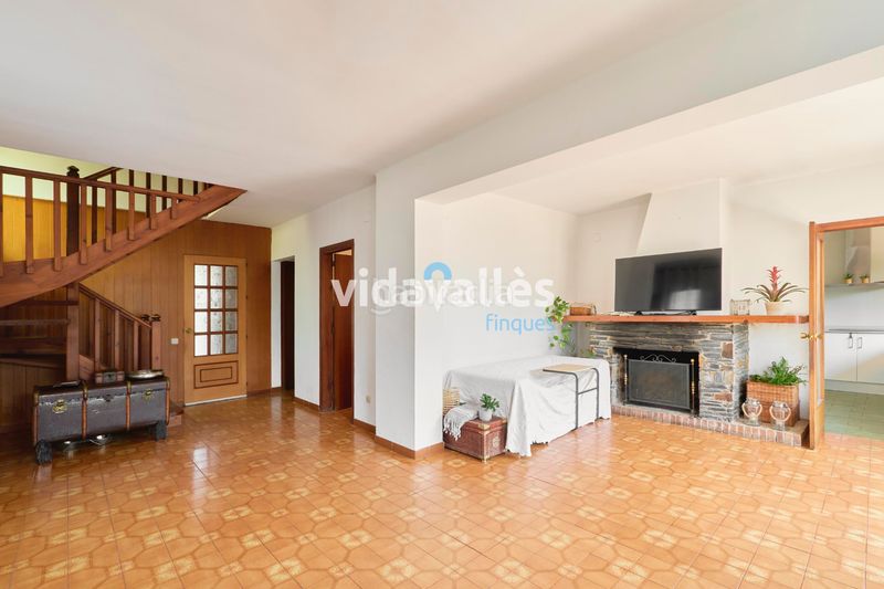 Foto 923a4638-37d9-4cb1-8195-e5c9ce080807. Casa amb xemeneia calefacció aparcament a Cardedeu