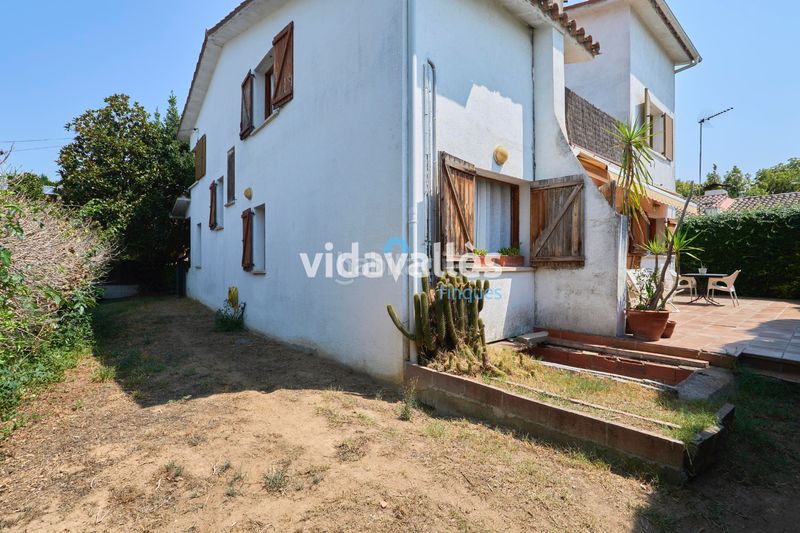 Foto 9a0f2eb1-0d0d-4545-afa4-24e4ca15b581. Casa amb xemeneia calefacció aparcament a Cardedeu
