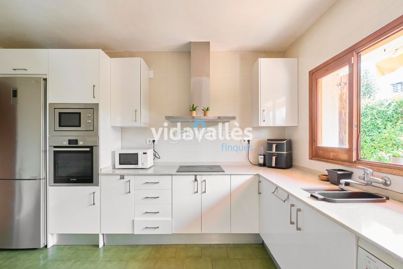 Foto d6abed38-6699-4071-9900-d70c6d97ede5. Casa amb xemeneia calefacció aparcament a Cardedeu