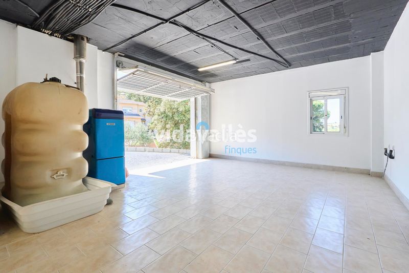 Foto 0e4f227d-7237-43b3-9155-faccd11d6fad. Casa amb calefacció aparcament a Llinars del Vallès