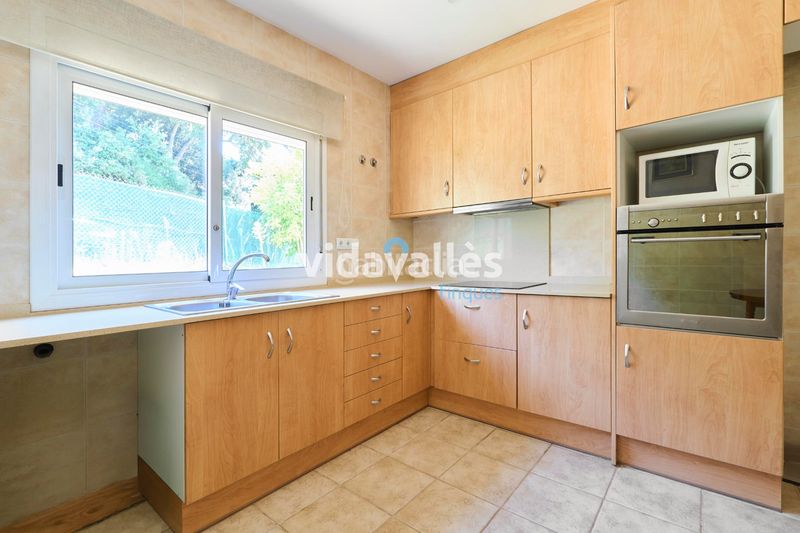 Foto 32ab951c-e721-4436-b2f2-90190ac4d64f. Casa amb calefacció aparcament a Llinars del Vallès