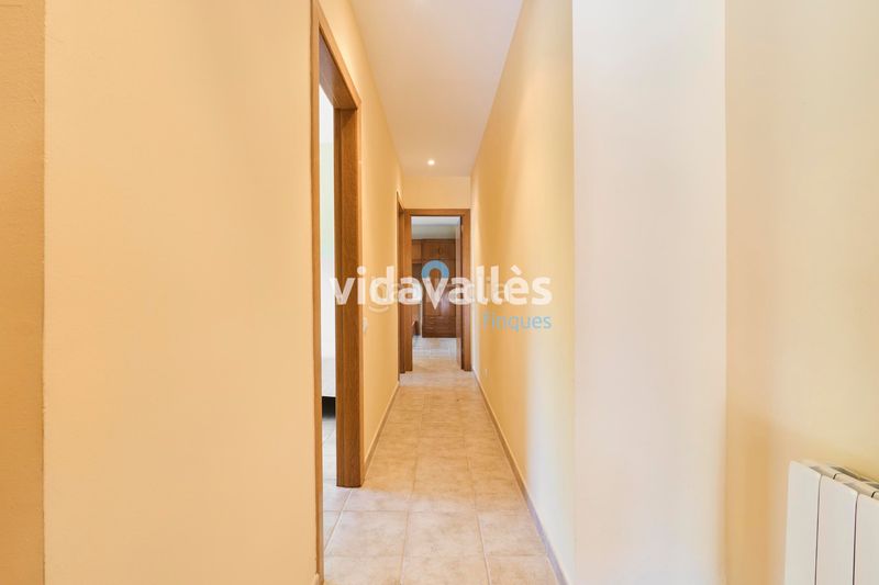 Foto 77d38b52-b86b-4206-9460-03292194becf. Casa amb calefacció aparcament a Llinars del Vallès