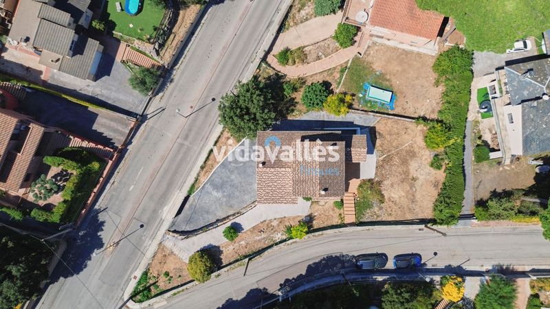 Foto c7f9dc0b-514c-4d50-b90b-78435be6bfe2. Casa amb calefacció aparcament a Llinars del Vallès