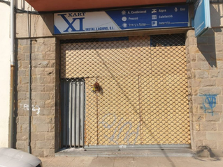 Local Comercial a Carrer mestre vives 11. Local en venta en olot