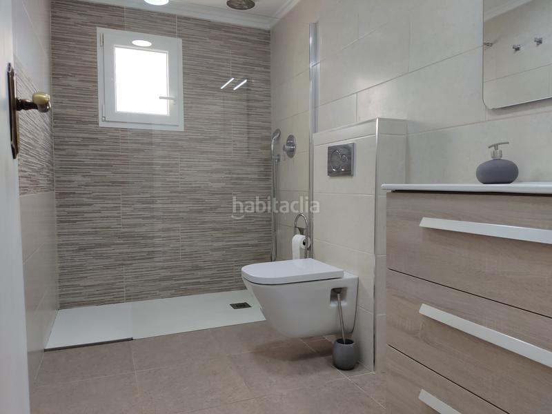 Foto 22e95e46-293f-4280-ab76-ebbbd5d35906. Alquiler apartamento piso de lujo con ascensor de 3 habitaciones y dos baños y terraza en Gandia